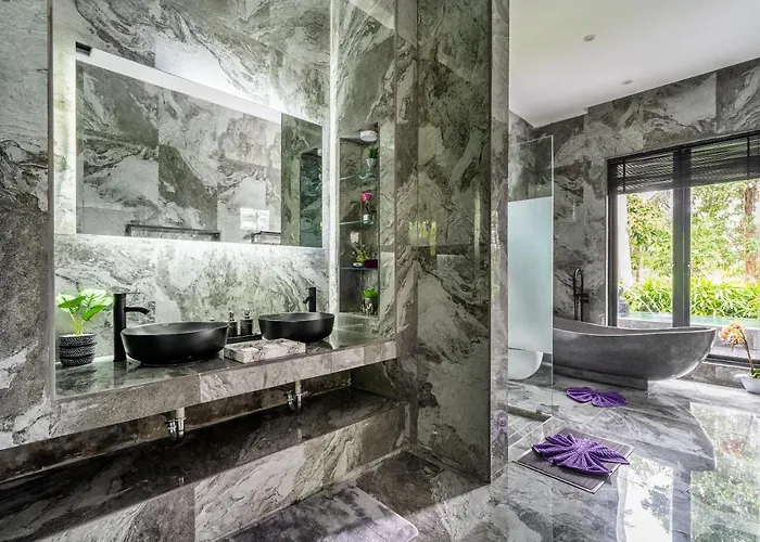 Capung Asri Eco Luxury With Private Pool Couette-café Bedulu