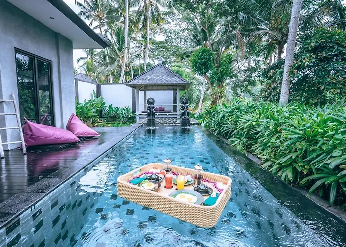 Capung Asri Eco Luxury With Private Pool Couette-café Bedulu