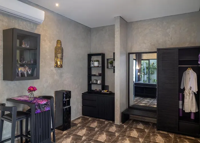 Capung Asri Eco Luxury With Private Pool Couette-café 4*