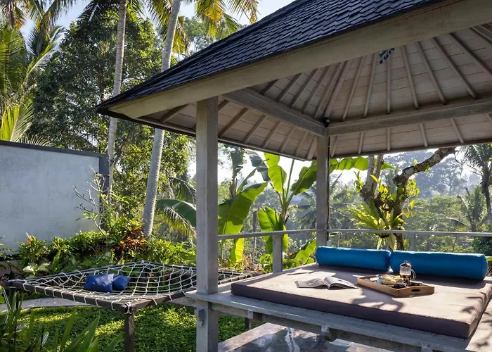 Capung Asri Eco Luxury With Private Pool Couette-café
