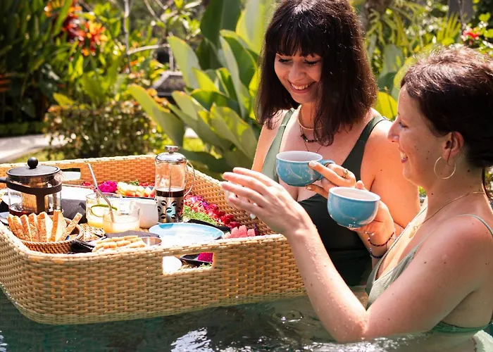 Couette-café Capung Asri Eco Luxury With Private Pool Bedulu
