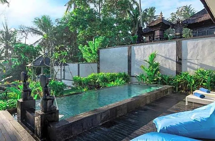 Capung Asri Eco Luxury With Private Pool Couette-café 4*