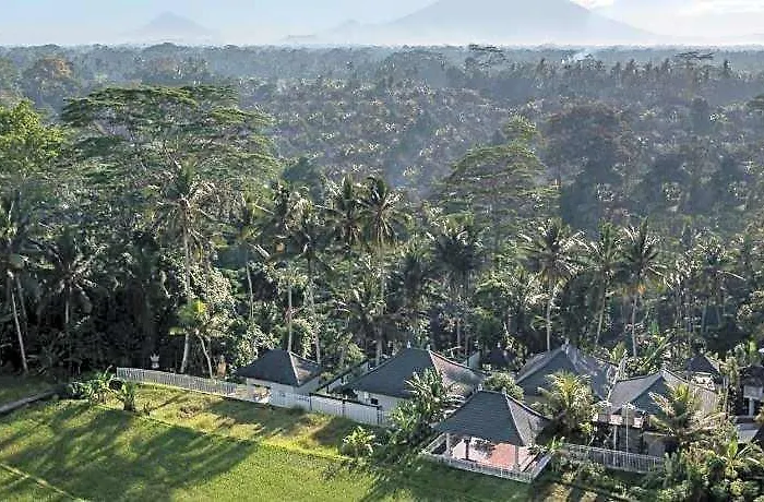 Capung Asri Eco Luxury With Private Pool Couette-café