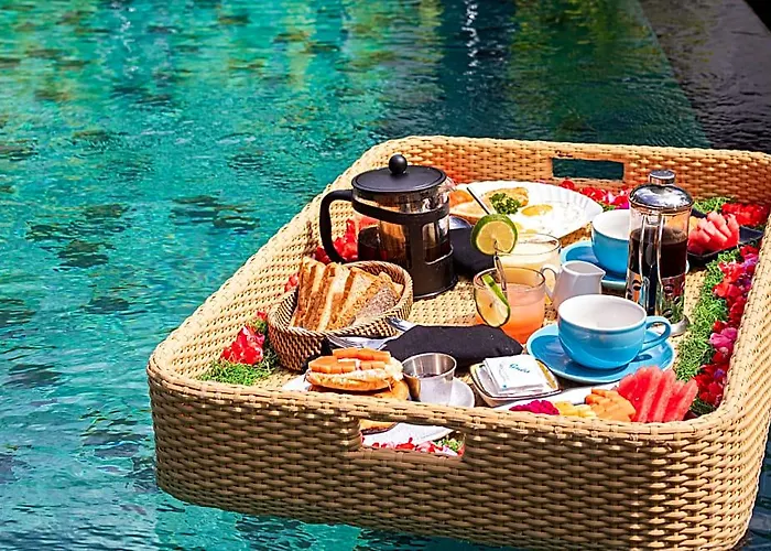 Capung Asri Eco Luxury With Private Pool Couette-café Bedulu